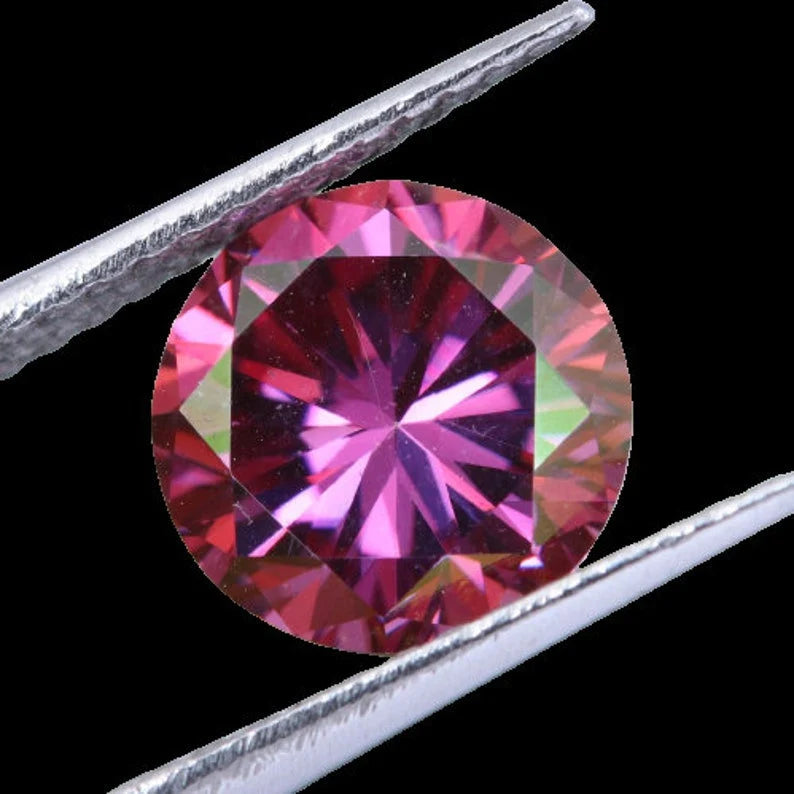 Moissanite-Round Faceted